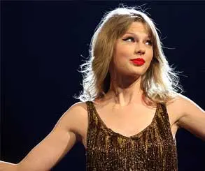 All Too Well, All Too Winning: Taylor Swift sweeps awards