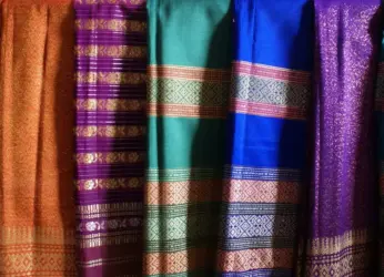Smriti Irani’s #Iwearhandloom Is a Thing of Beauty