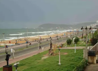 A Learning Walk Down the Beach for Earth Day!