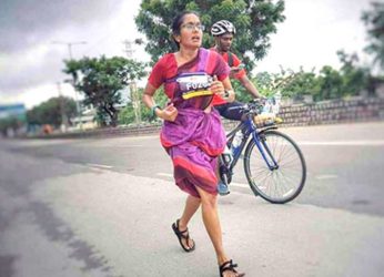 Meet the Lady who ran 42 km in sari to promote handloom