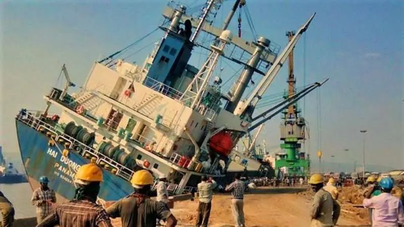 vizag cargo ship tilt