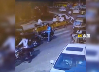Bhopal biker stands up against a man driving on the wrong side