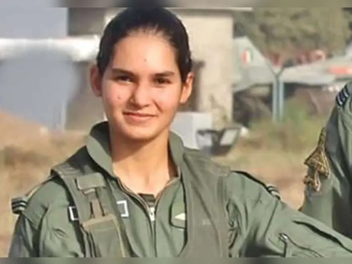Avani Chaturvedi, pilot