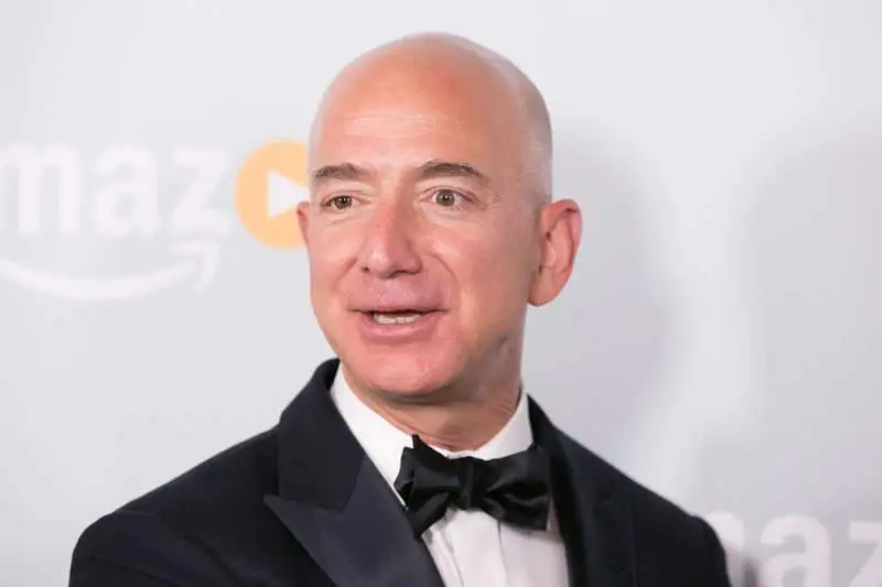 top 10 richest people in the world
