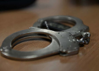 Visakhapatnam police arrest mobile phone robbers in the city