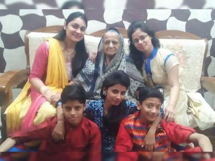 delhi, death, family