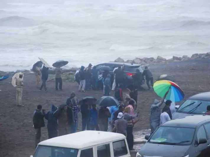 visakhapatnam weather, cyclone phethai