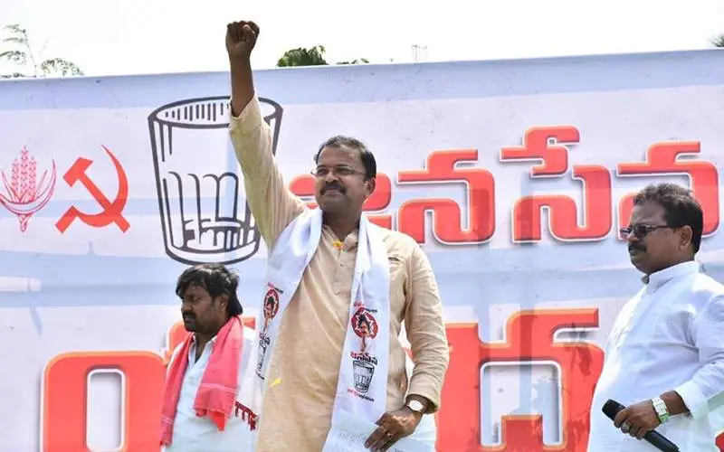 Janasena Party's VV Lakshmi Narayana initiates beach clean up drive in Vizag