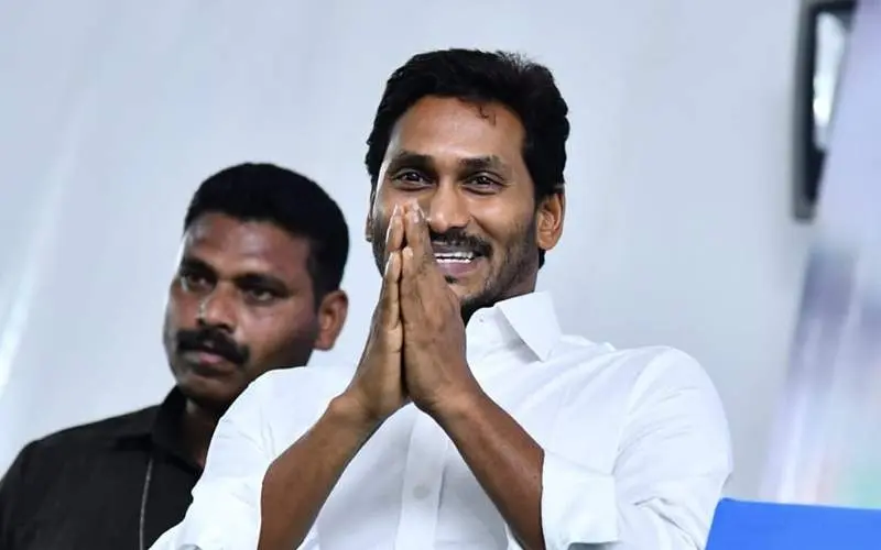 24-km-long human chain to greet CM YS Jagan in Visakhapatnam