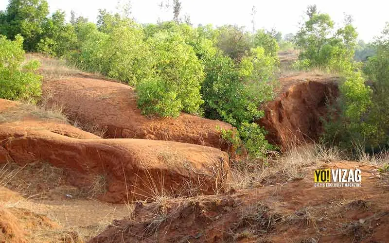 Environmentalists in Vizag stall film shoot at Erra Matti Dibbalu