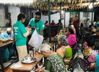 Tackling food wastage in Vizag, Robin Hood Army comes to the rescue