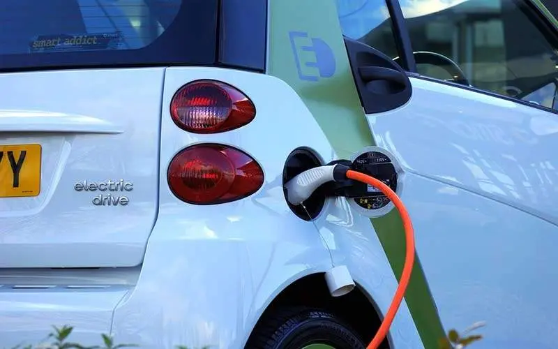 NITI Aayog plans big for electric vehicles in India by 2025