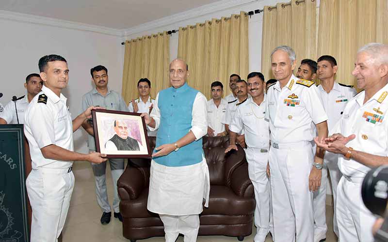 Ins Sindhukerti Defence Minister visits INS Shivalik and INS Sindhukirti in Visakhapatnam