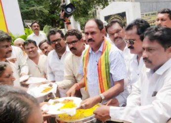 TDP leaders protest the shutdown of Anna Canteens in Visakhapatnam