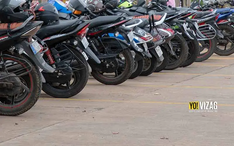 bike robbery, visakhapatnam