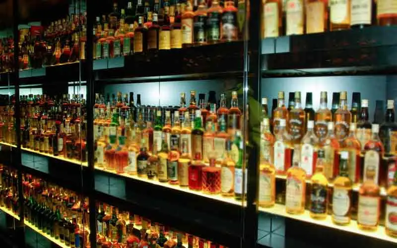 State Government to run liquor shops from October 1 in Andhra Pradesh