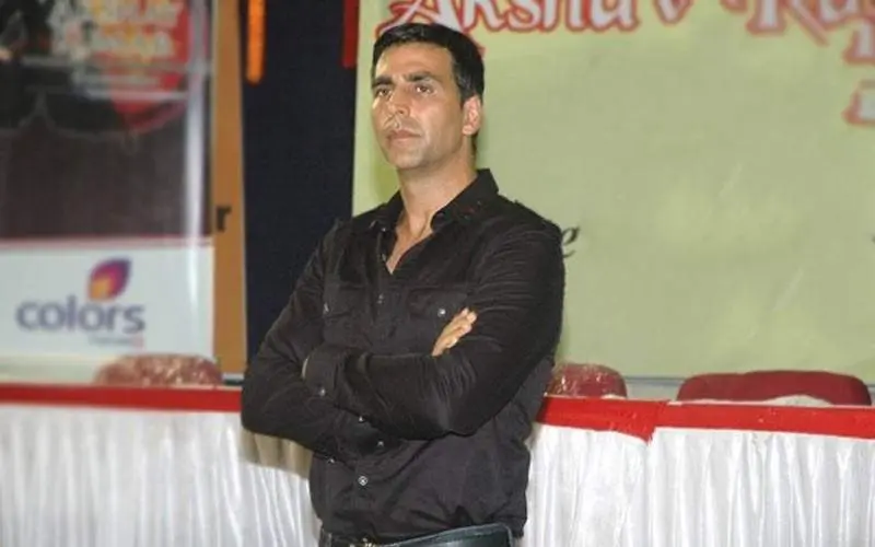 Watch video: Akshay Kumar rescues unconscious crew member on reality show