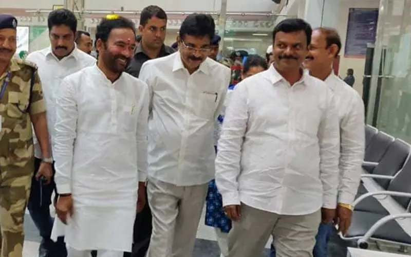 Union Minister's help sought for introducing tourist visa on arrival at Visakhapatnam airport