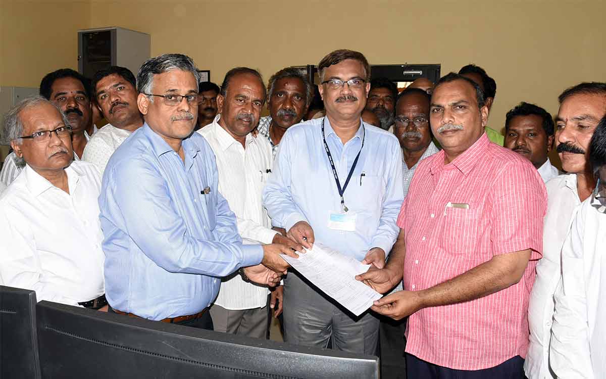 RINL launches sale of Vizag Steel products at retail store