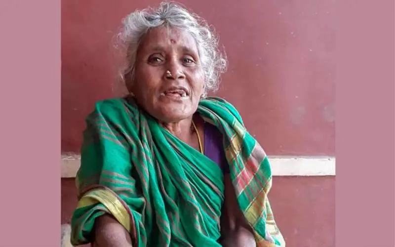 Meet Gangamma, the fruit seller cum folk singer of Vizag