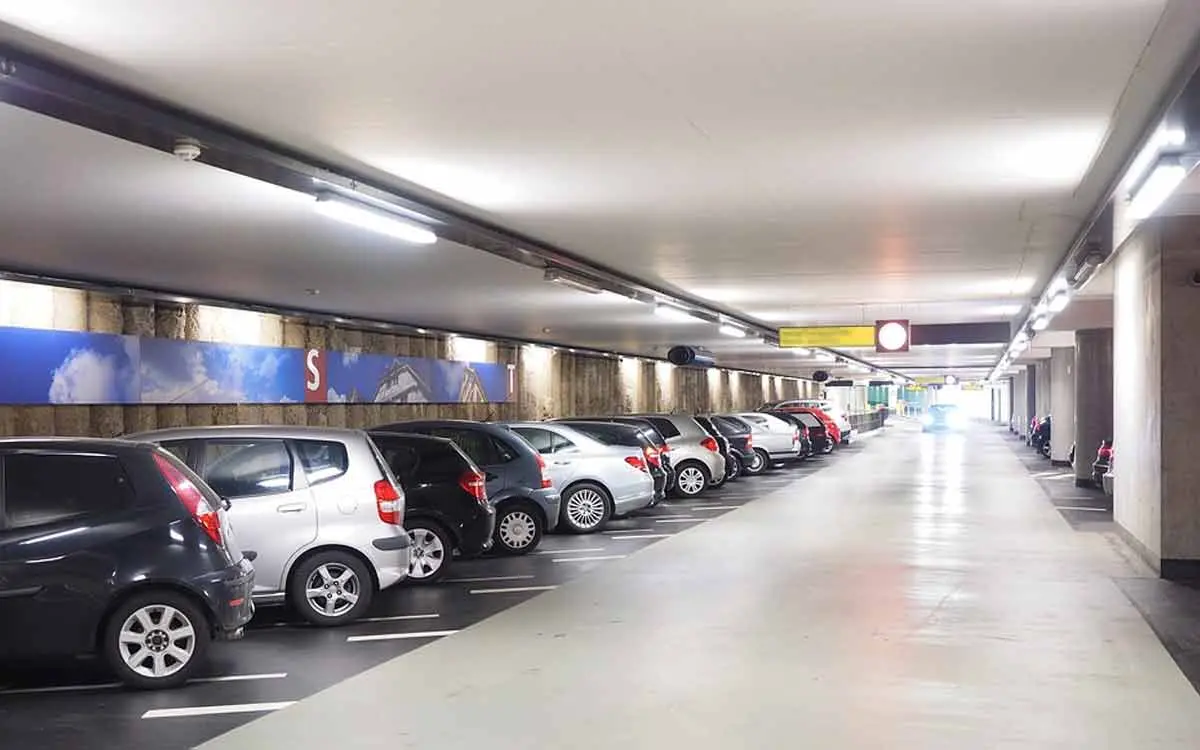 GVMC to crack the whip on commercial establishments collecting parking fee in Vizag