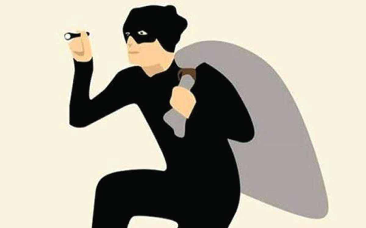Thieves pose as GVMC officials, steal gold from a woman in Vizag