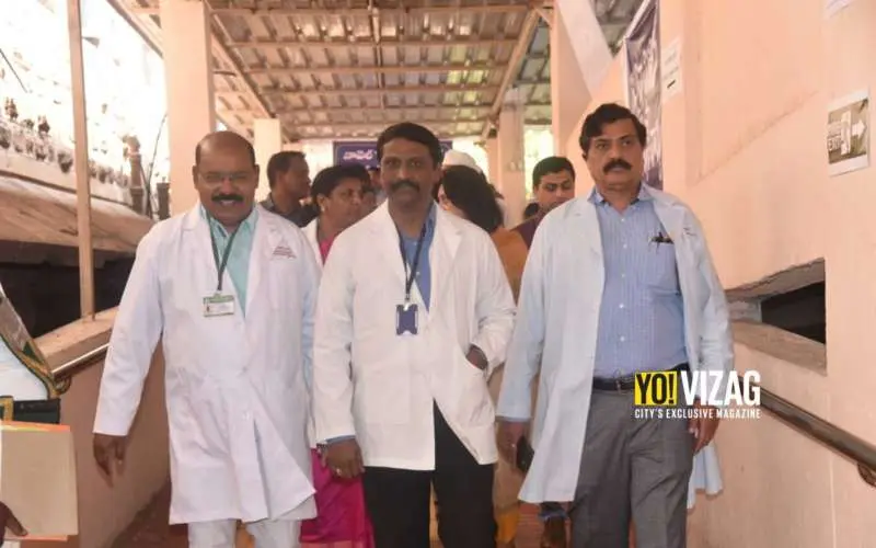 Central team of doctors reviews coronavirus preparedness in Vizag