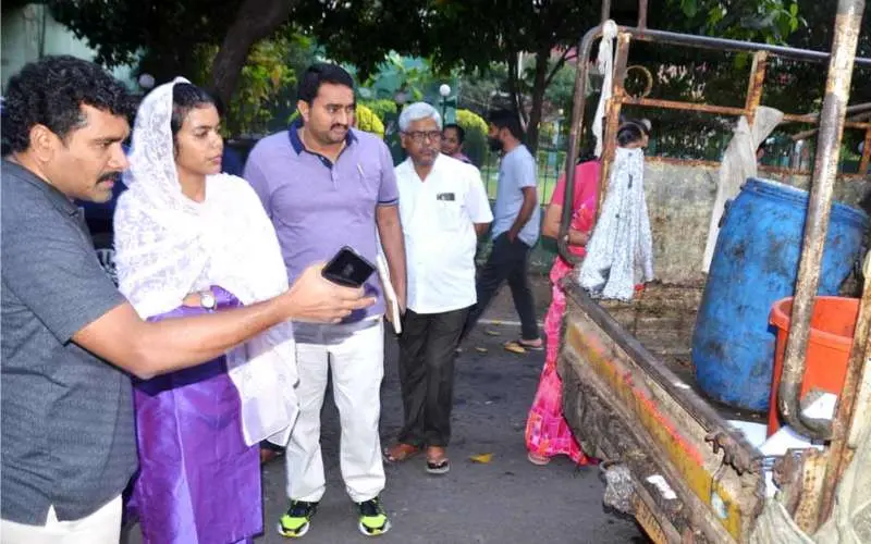 GVMC sanitation personnel to use scanners for waste collection in Vizag