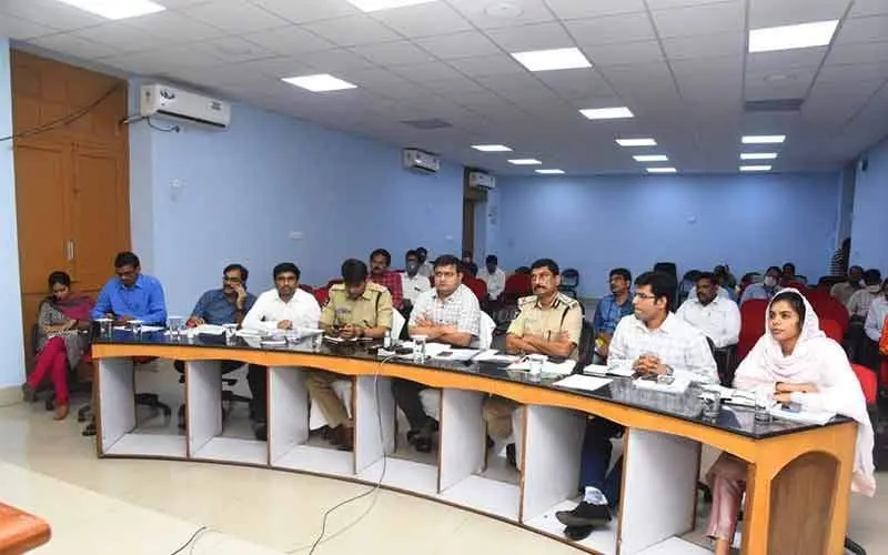 Sale of essential commodities, vegetables, milk from 6 am to 1 pm in AP, coronavirus