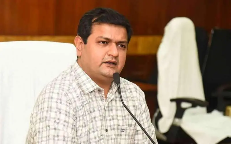 COVID-19: Door-to-door survey in Vizag containment zones to be stricter