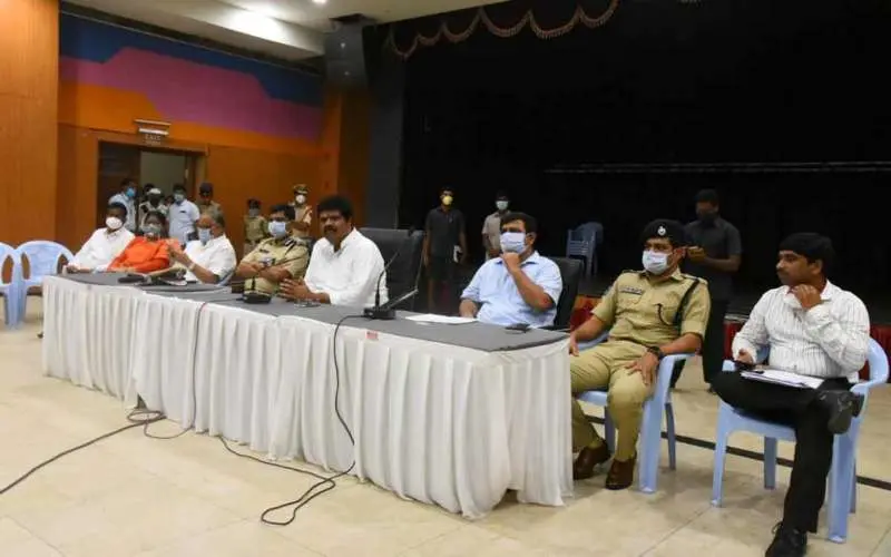 Residents of Vizag containment zones must be tested for COVID-19 states Muttamsetti Srinivasa Rao