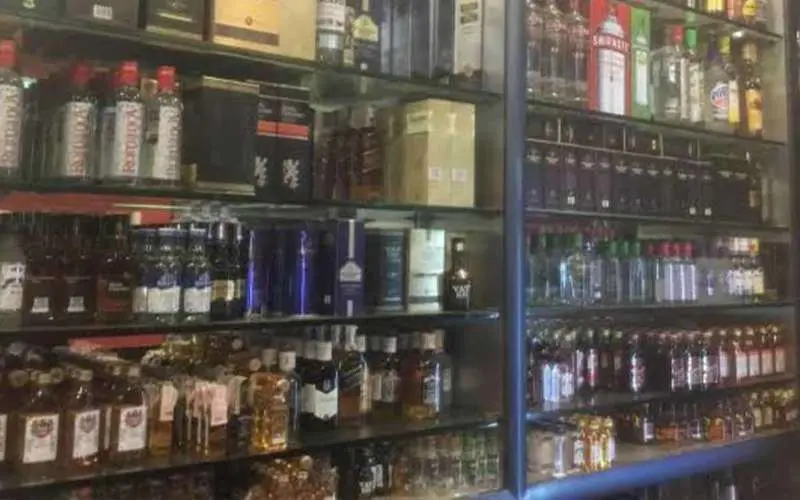 AP Government reduces liquor shops operating in the state by further 13%