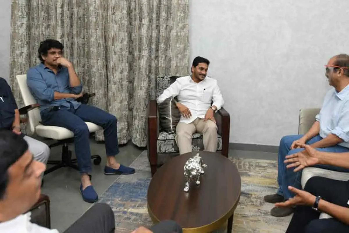 AP Government to provide lands for development of film industry in Vizag