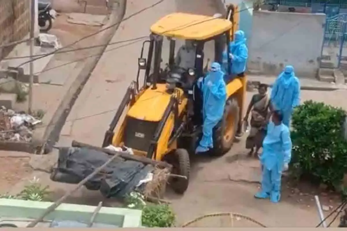 COVID-19 victim's body carried in JCB in Srikakulam, CM YS Jagan responds