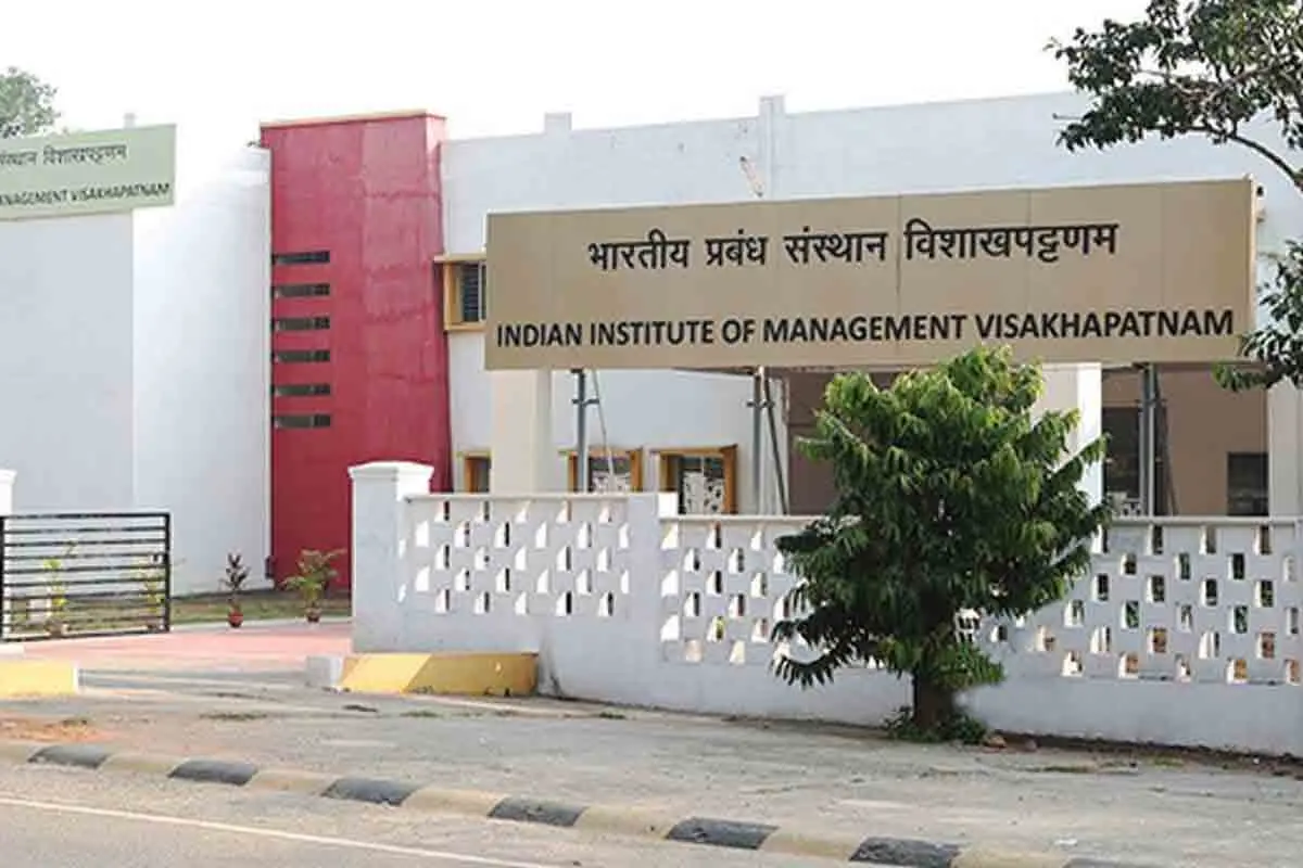 IIM Visakhapatnam launches interactive and predictive COVID-19 tracker