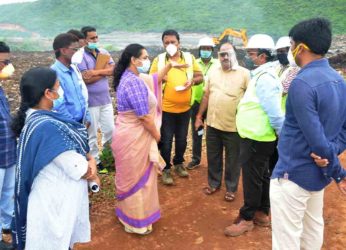 GVMC Commissioner inspects Kapuluppada dumping yard for proposed bio-remediation in Vizag