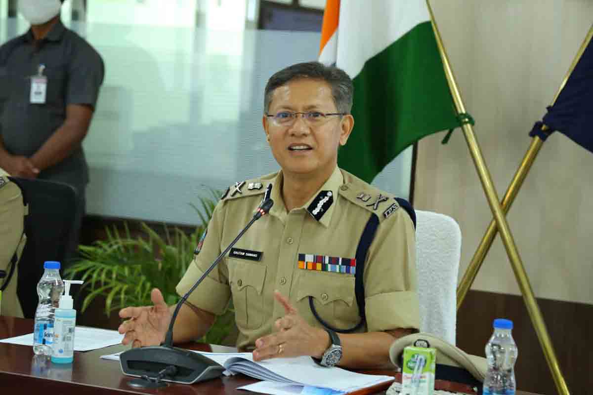 DGP Sawang praises Visakhaptnam Police for efforts during COVID-19 crisis