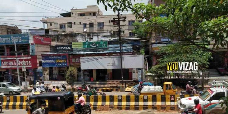 Amid COVID fears, people in Vizag throng markets for Sravana Masam shopping