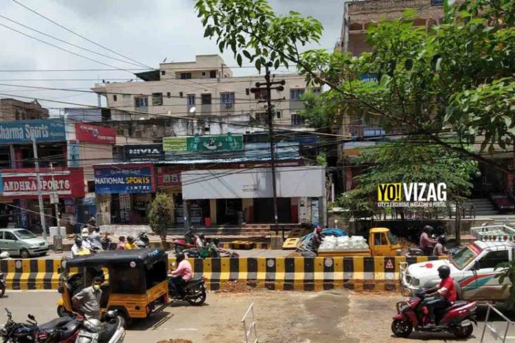 Amid COVID fears, people in Vizag throng markets for Sravana Masam shopping