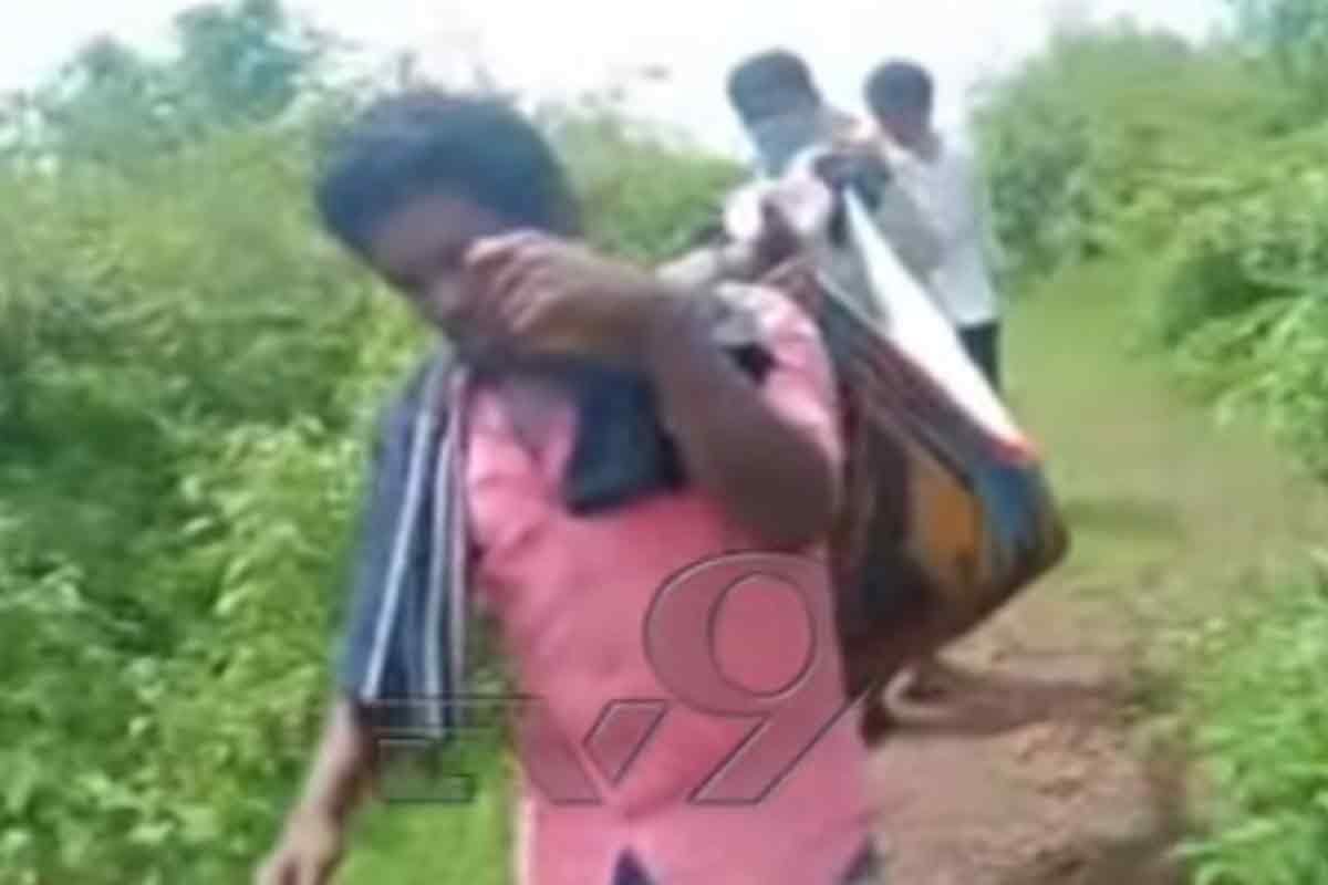 Visakhapatnam villagers carry ill individual on foot for 6 km due to poor connectivity