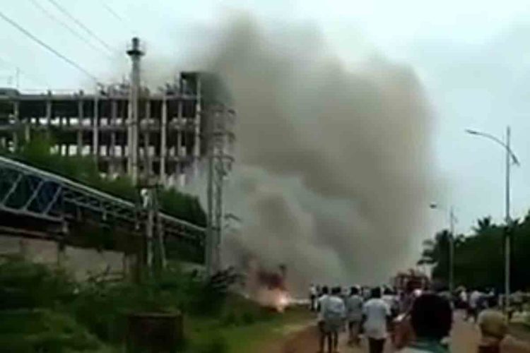 Blast in VIjayasri Pharma company at Atchutapuram SEZ, Visakhapatnam