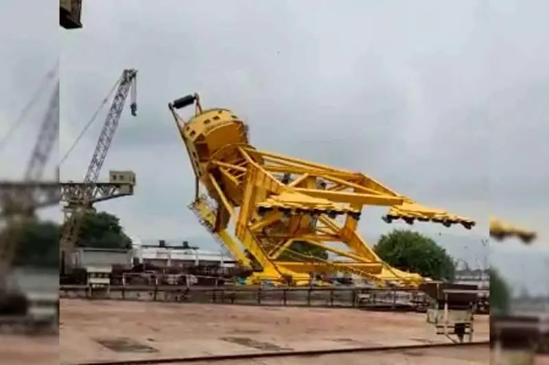 HSL announces Rs 50 lakh ex-gratia to kin of Vizag crane crash victims