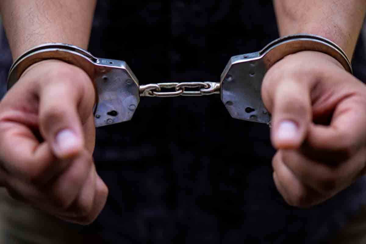 Two auto drivers held for assaulting and robbing passenger in Vizag