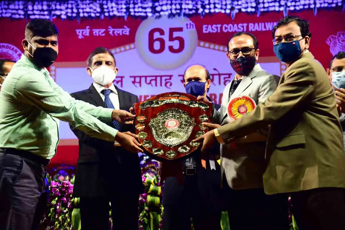 Visakhapatnam Railway Station awarded the Best Clean Station by ECoR