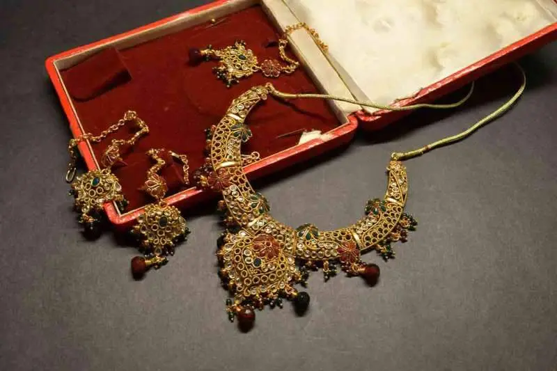 Robbery in Vizag: Gold, silver stolen from a residence at Akkayyapalem