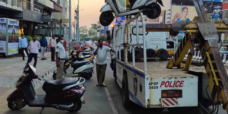 Illegal parking to draw hefty penalties in Visakhapatnam