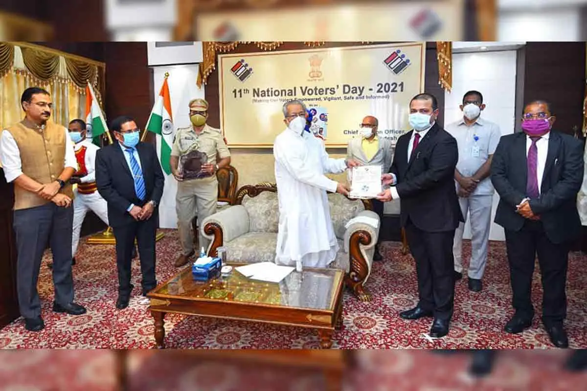 Visakhapatnam District Collector receives the Best Election Officer award