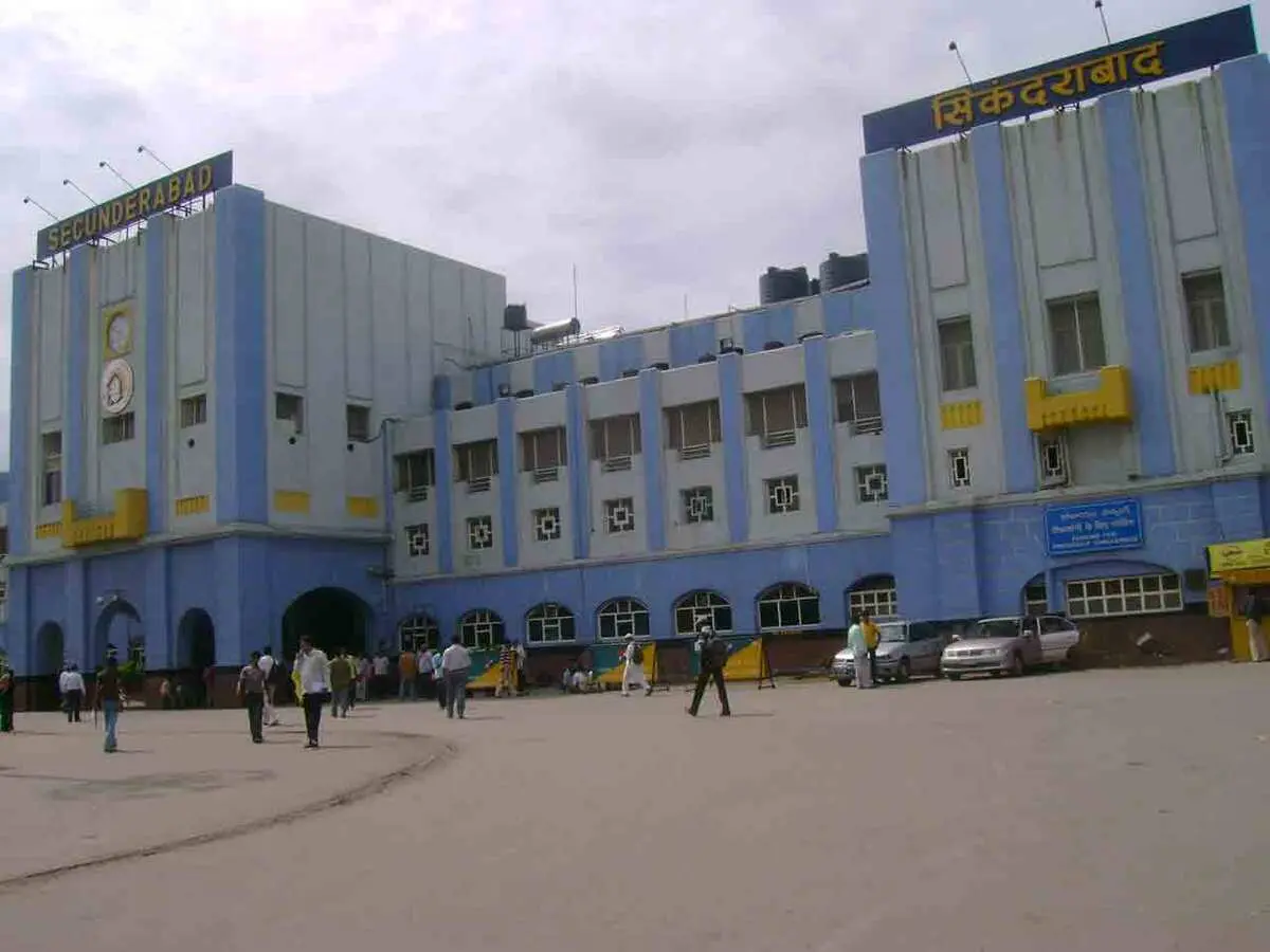 Superfast special trains between Visakhapatnam and Secunderabad