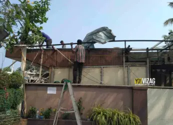 GVMC pulls down unauthorised structure at Kamat restaurant in Vizag