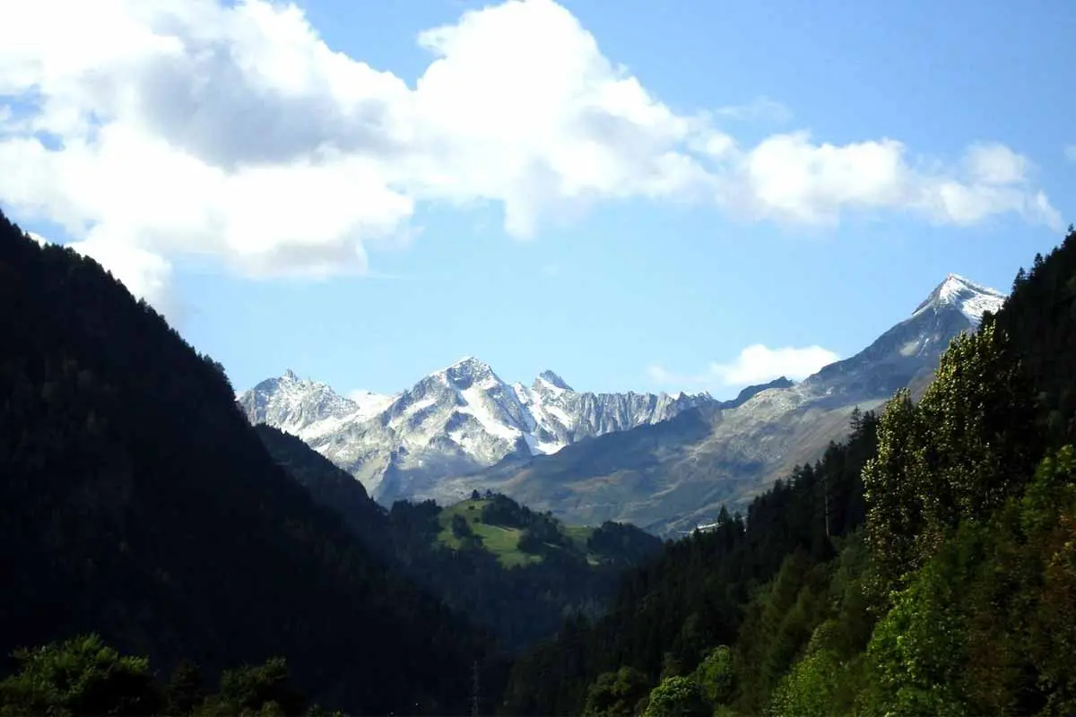 5 incredible Himalayan treks to reconnect with mother nature